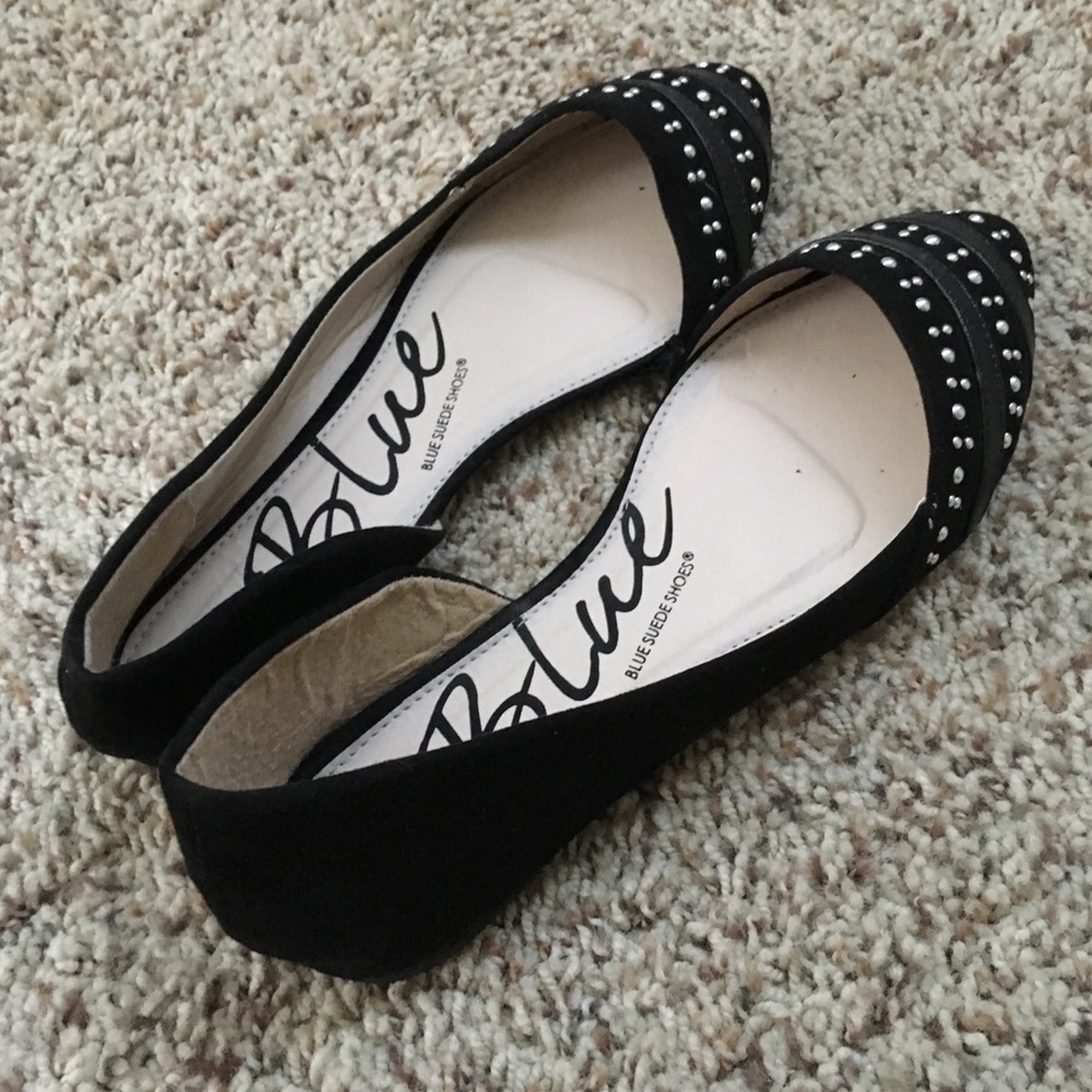 <3 Studded Pointed Black Flats <3 - Picture 3 of 3